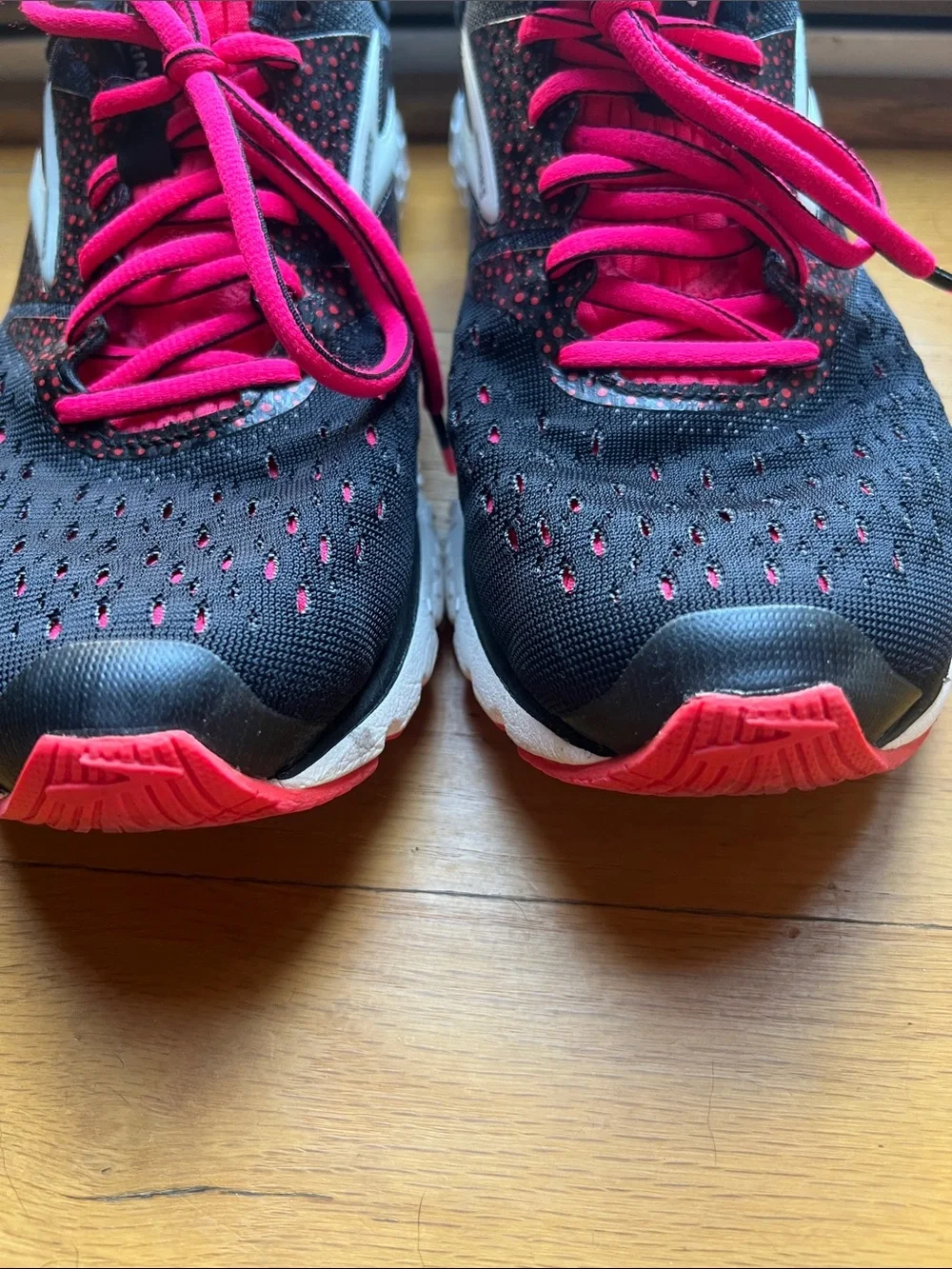 Brooks Women's Black & Pink Glycerin 16 Running Shoes